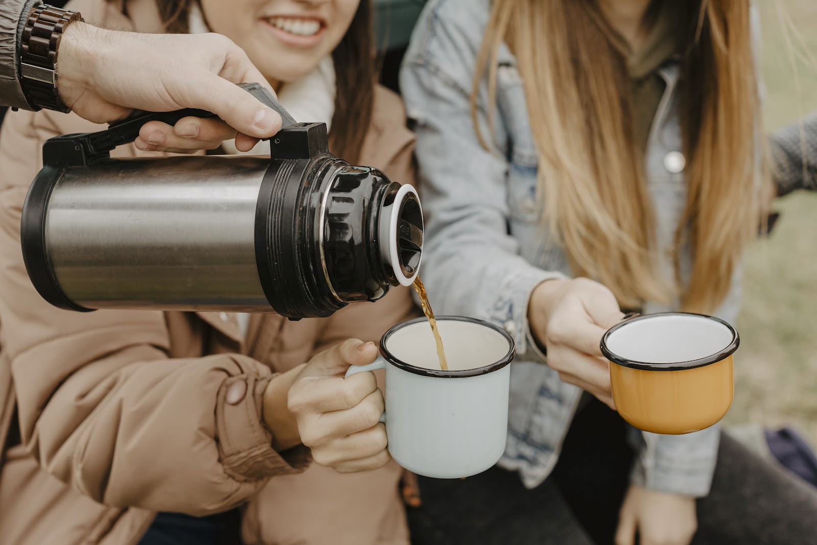 Diferença entre garrafa térmica inox e garrafa de café comum